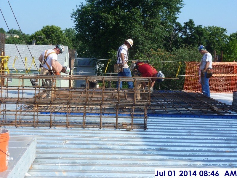 Building rebar mats and columns for Elev. 5,6 (4th Floor) Facing North (800x600)